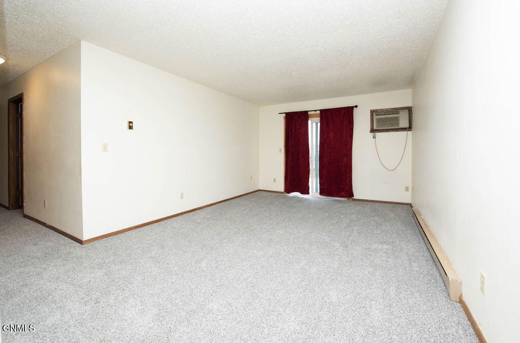671 24th Street W, Dickinson, ND 58601 photo 12