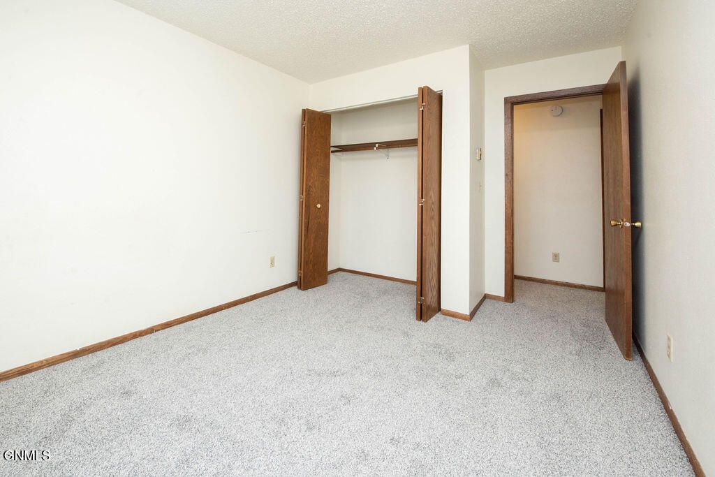 671 24th Street W, Dickinson, ND 58601 photo 21