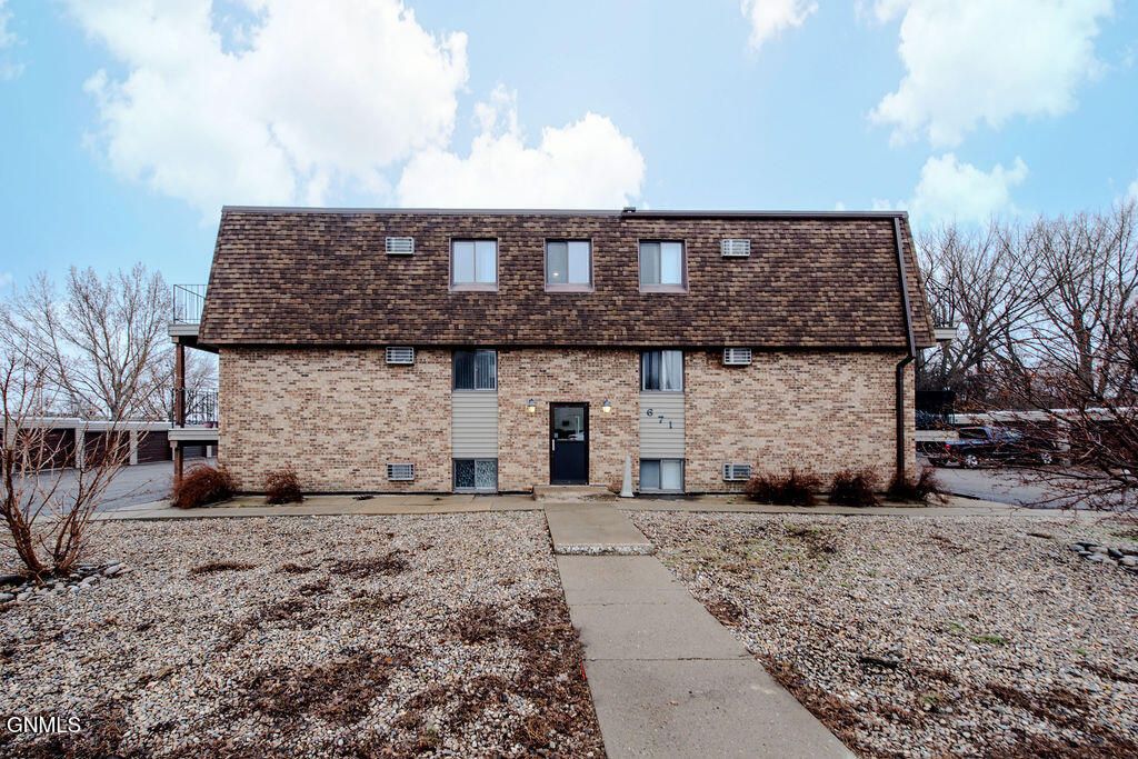 671 24th Street W, Dickinson, ND 58601 photo 33