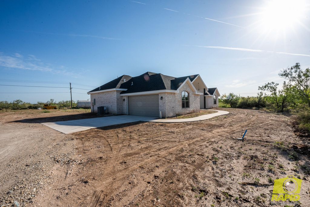 Image 17 of property listing at 9598 Grey Wolf Lane, San Angelo, TX 76901