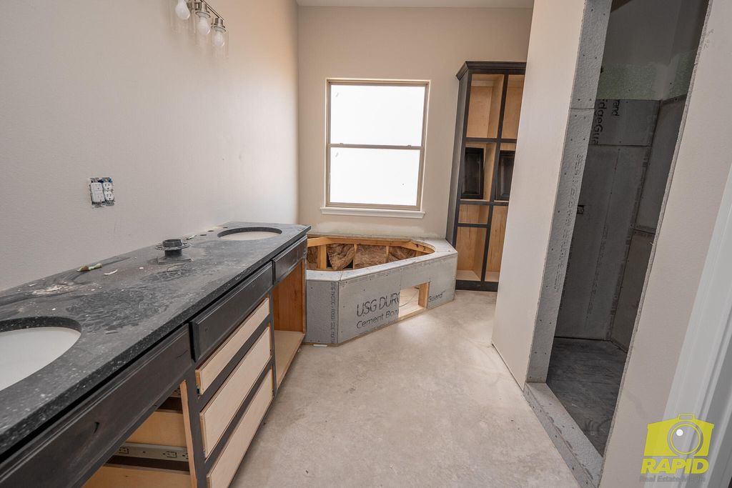 Image 9 of property listing at 9598 Grey Wolf Lane, San Angelo, TX 76901