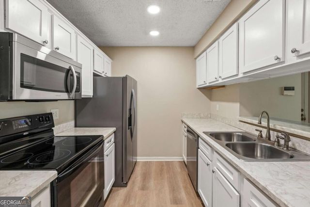 611 Barrington Hills Drive, Sandy Springs, GA 30350