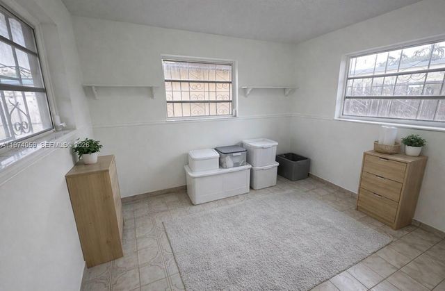 2760 NW 4th Ter, Miami, FL 33125