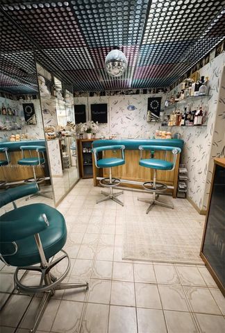 2760 NW 4th Ter, Miami, FL 33125