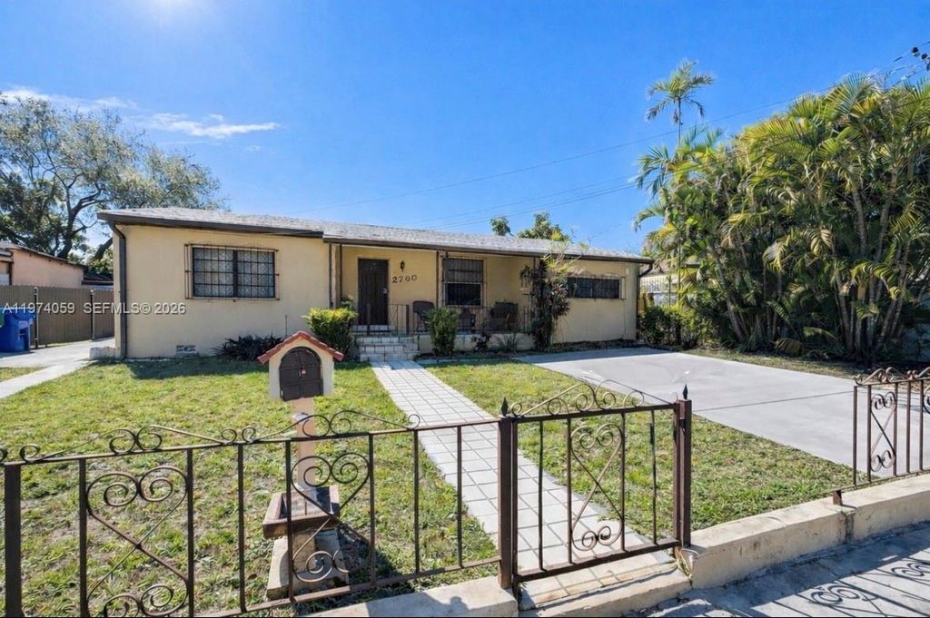 2760 NW 4th Ter, Miami, FL 33125