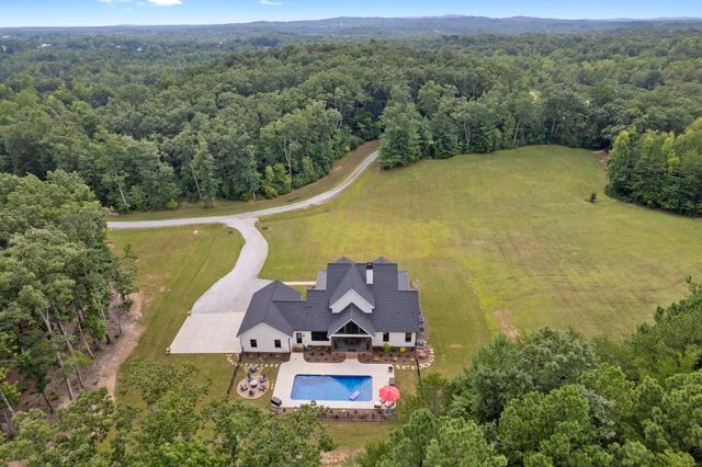 80 Stone Cottage Lane, Landrum, SC 29356