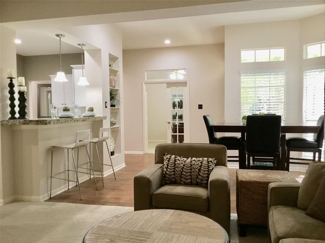 3 Spiral Vine Circle, The Woodlands, TX 77381