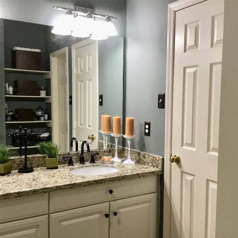 3 Spiral Vine Circle, The Woodlands, TX 77381