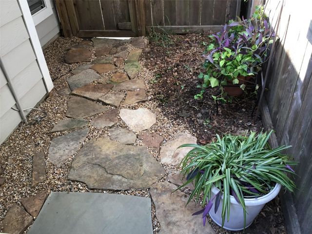 3 Spiral Vine Circle, The Woodlands, TX 77381