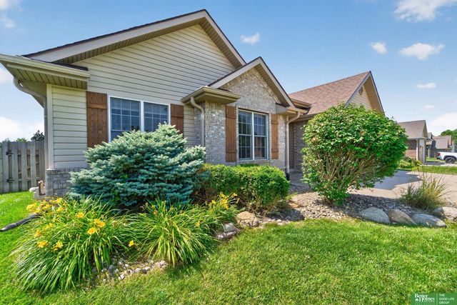 940 Key Circle, Carter Lake, IA 51510