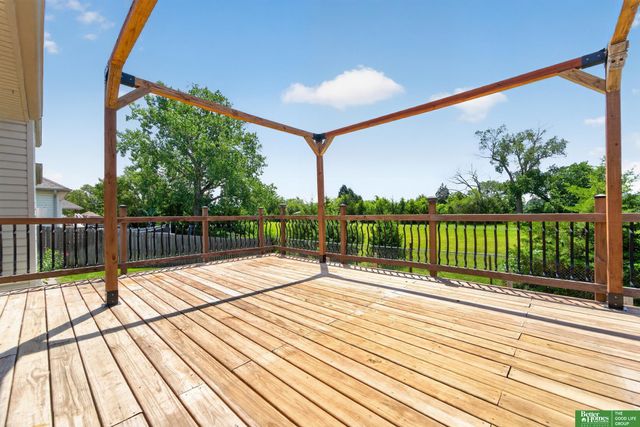 940 Key Circle, Carter Lake, IA 51510