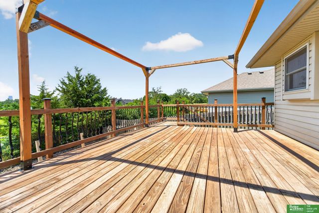 940 Key Circle, Carter Lake, IA 51510
