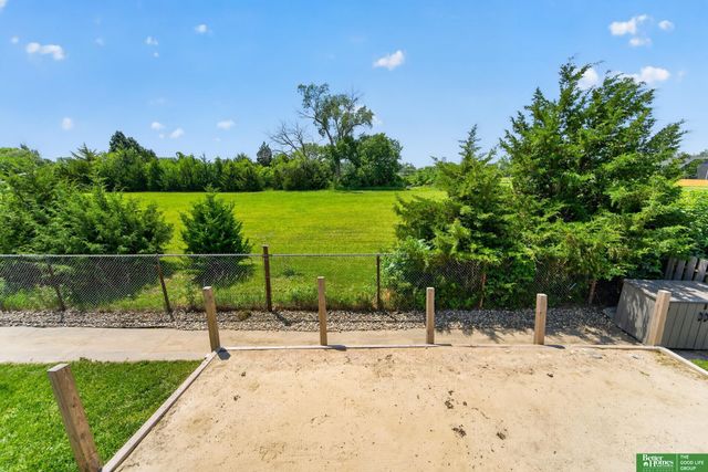 940 Key Circle, Carter Lake, IA 51510