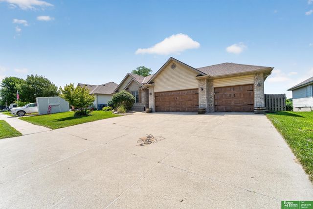 940 Key Circle, Carter Lake, IA 51510