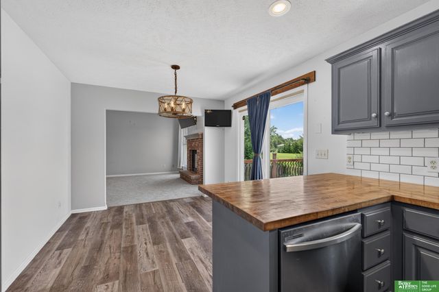 940 Key Circle, Carter Lake, IA 51510