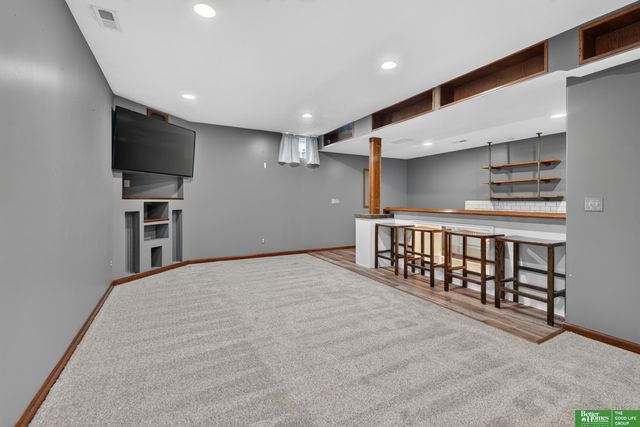 940 Key Circle, Carter Lake, IA 51510