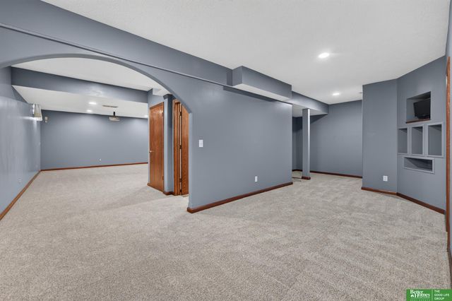 940 Key Circle, Carter Lake, IA 51510