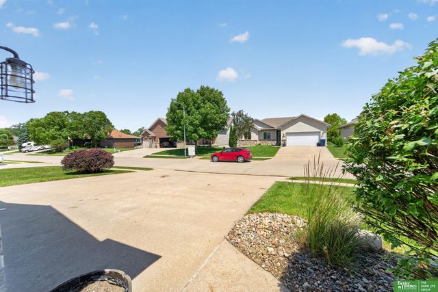 940 Key Circle, Carter Lake, IA 51510