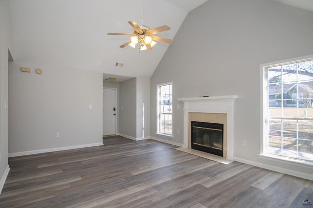 736 Gateway Drive, Bonaire, GA 31005