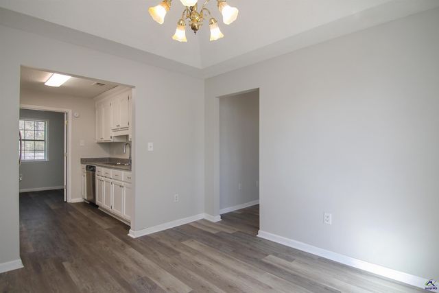 736 Gateway Drive, Bonaire, GA 31005