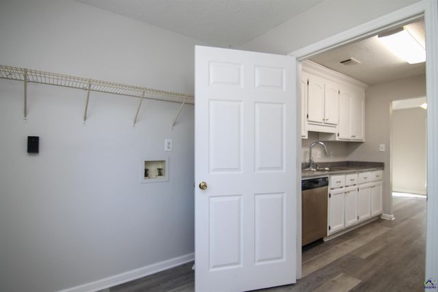 736 Gateway Drive, Bonaire, GA 31005