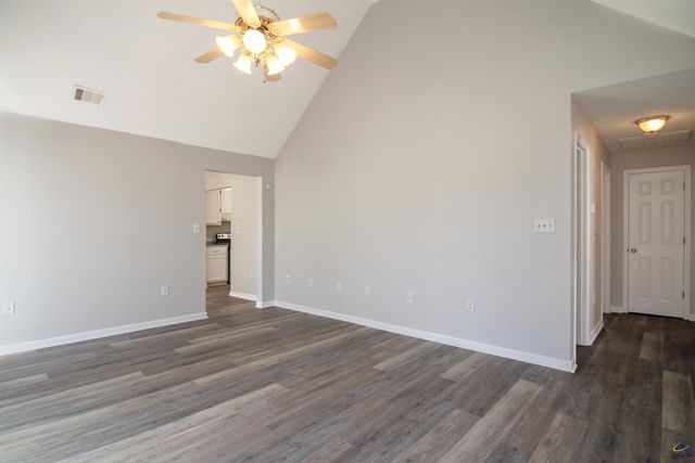 736 Gateway Drive, Bonaire, GA 31005