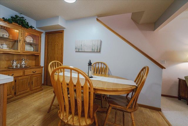 2775 W Ranchview Lane N 4, Plymouth, MN 55447