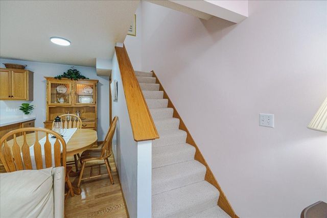 2775 W Ranchview Lane N 4, Plymouth, MN 55447