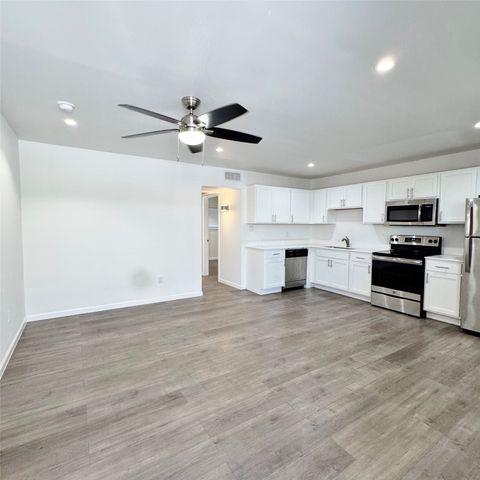 5010 San Jacinto Street 205, Dallas, TX 75206