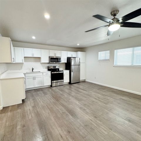 5010 San Jacinto Street 205, Dallas, TX 75206