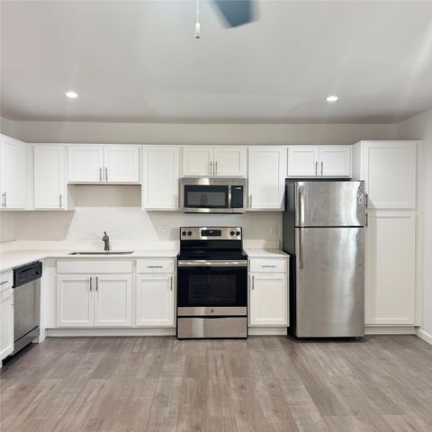 5010 San Jacinto Street 205, Dallas, TX 75206