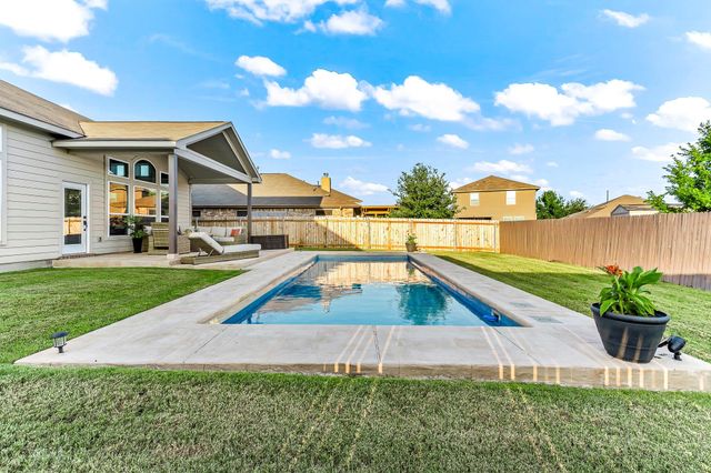 1212 Rhonda CV, Hutto, TX 78634