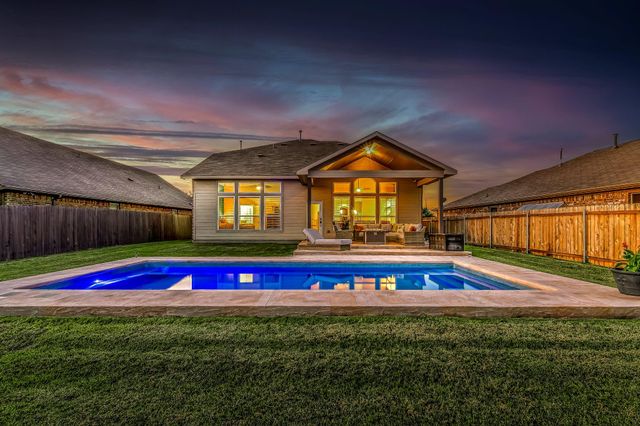 1212 Rhonda CV, Hutto, TX 78634