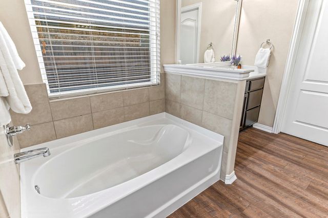 1212 Rhonda CV, Hutto, TX 78634