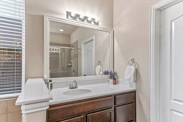 1212 Rhonda CV, Hutto, TX 78634