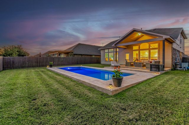 1212 Rhonda CV, Hutto, TX 78634