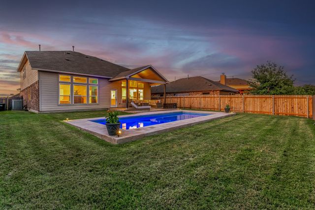 1212 Rhonda CV, Hutto, TX 78634