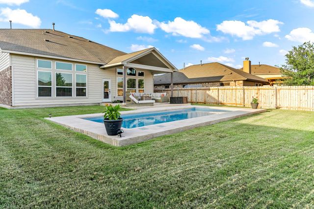 1212 Rhonda CV, Hutto, TX 78634