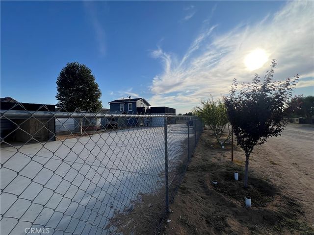 24675 Via Vista Road, Apple Valley, CA 92307