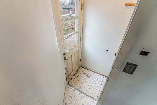 635 Dellwood Drive, Ann Arbor, MI 48103