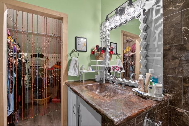 129 Kathy Lane, Brooklyn, MI 49230