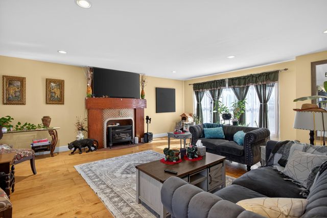 129 Kathy Lane, Brooklyn, MI 49230