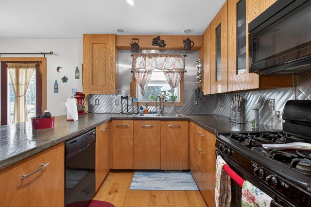 129 Kathy Lane, Brooklyn, MI 49230