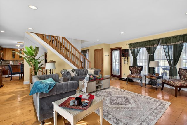 129 Kathy Lane, Brooklyn, MI 49230