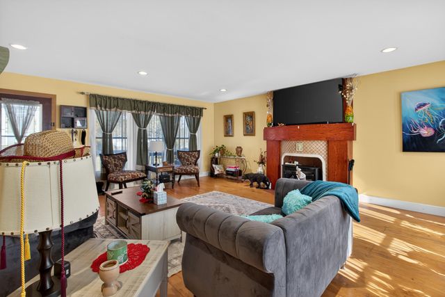 129 Kathy Lane, Brooklyn, MI 49230