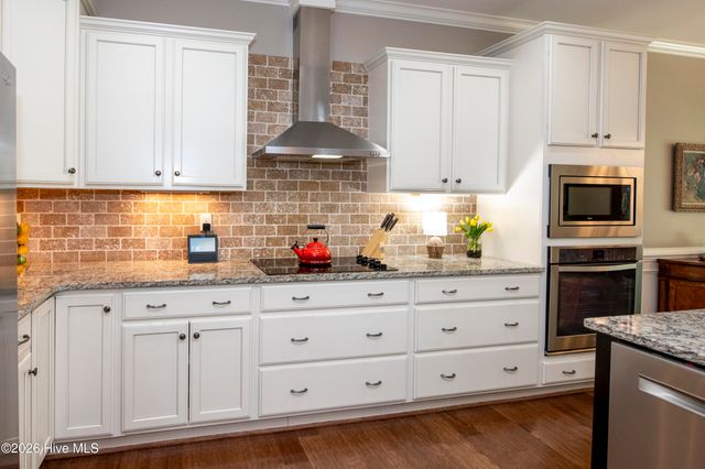 2129 Forest View Circle, Leland, NC 28451