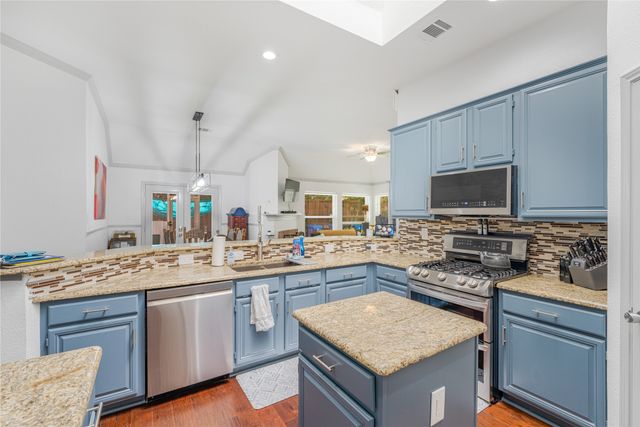 2813 Ridgemere Drive, Flower Mound, TX 75028