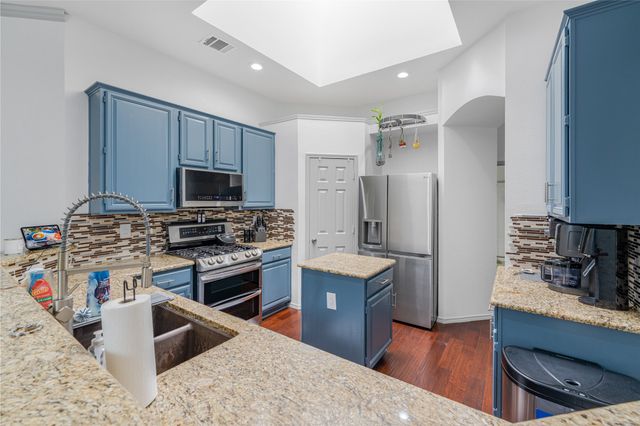 2813 Ridgemere Drive, Flower Mound, TX 75028