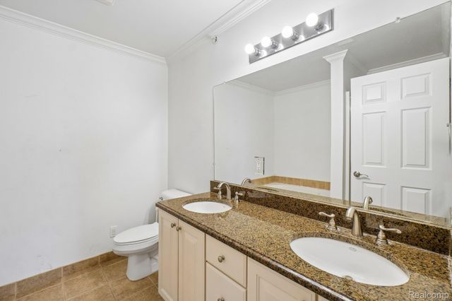 7821 Ambassador Drive, Shelby Charter Township, MI 48316
