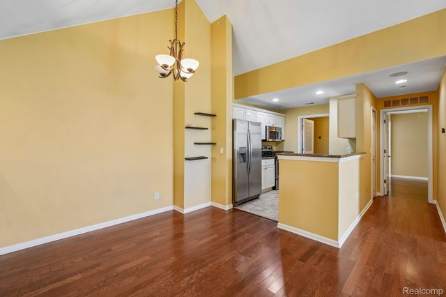 7821 Ambassador Drive, Shelby Charter Township, MI 48316